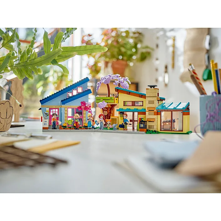 Конструктор LEGO Friends Семейные дома Олли и Пейсли 1126 деталей (42620)