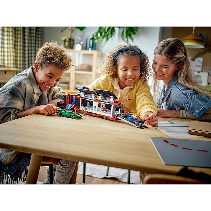 Конструктор LEGO City Грузовик F1 с автомобилями RB20 и AMR24 (60445)