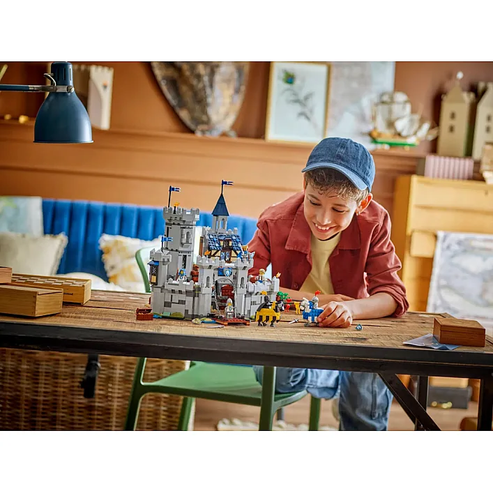 Конструктор LEGO Creator Середньовічний замок із лицарем на коні (31168)