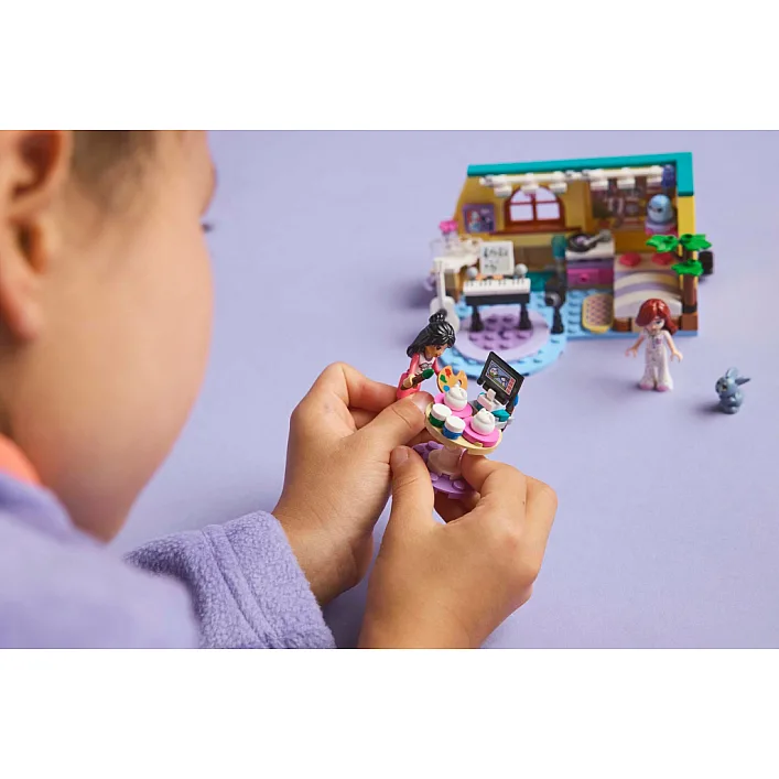 Конструктор LEGO Friends Комната Пейсли (42647)