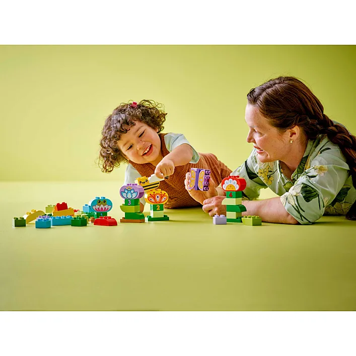 Конструктор LEGO DUPLO Town Творческий сад и цветы (10444-)