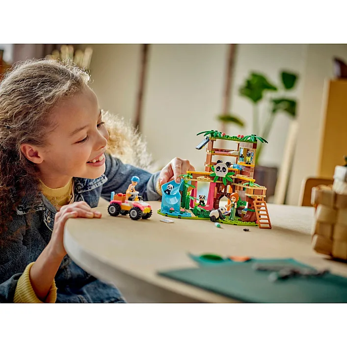 Конструктор LEGO Friends Догляд за тваринами в заповіднику панд (42648)