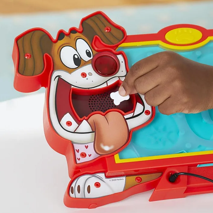 Настольная игра Hasbro Операция Лечим собачку с эффектами (E9694)