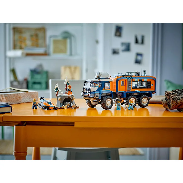 Конструктор LEGO City Арктична дослідна вантажівка з науковою лабораторією (60471)