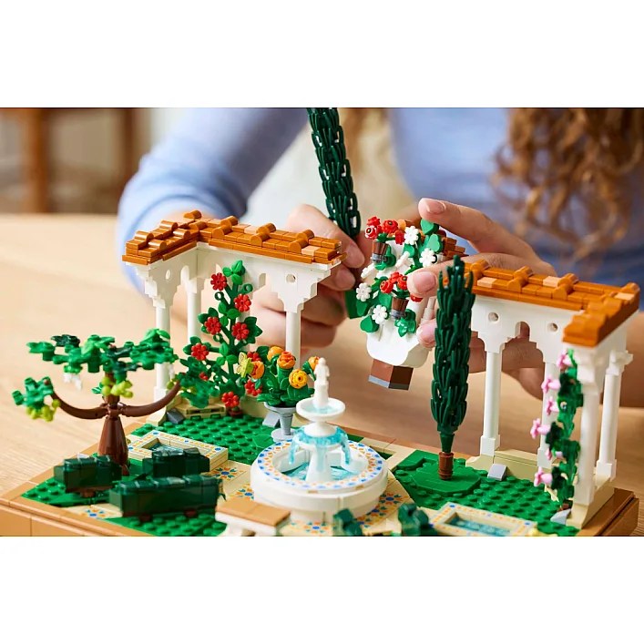 Конструктор LEGO Icons Сад фонтанов Сад фонтанов (10359)
