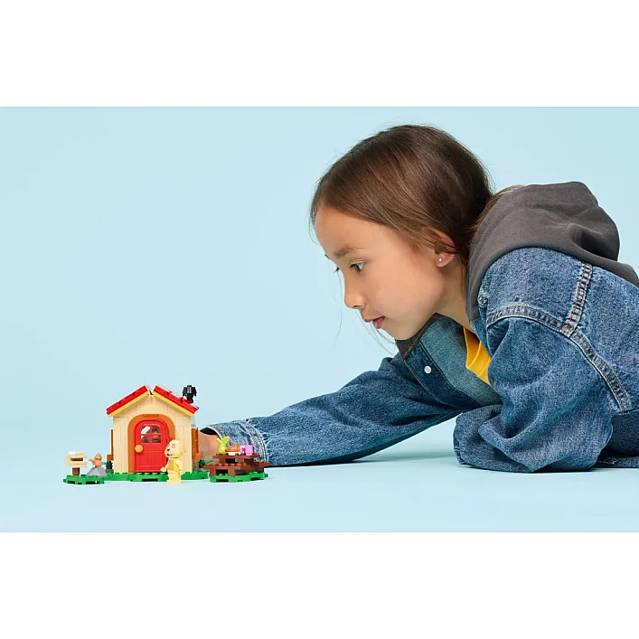 Конструктор LEGO Animal Crossing Уютный дом Goldie (77058)