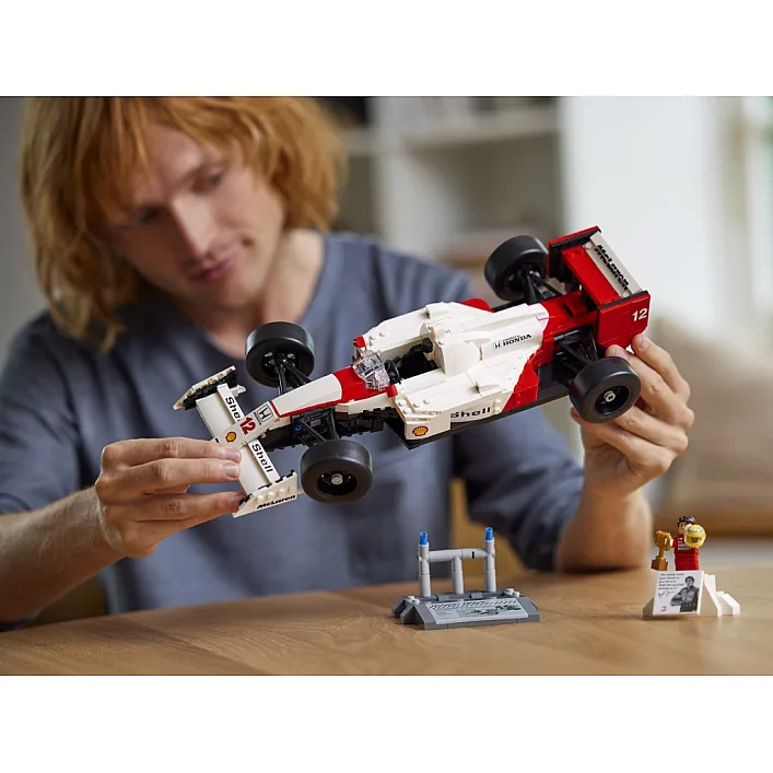 Конструктор LEGO Icons McLaren MP4/4 и Айртон Сенна (10330)