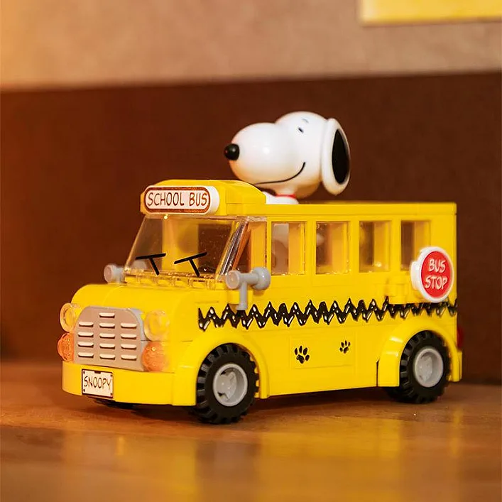 Конструктор Pantasy Snoopy - Школьный автобус (86906)