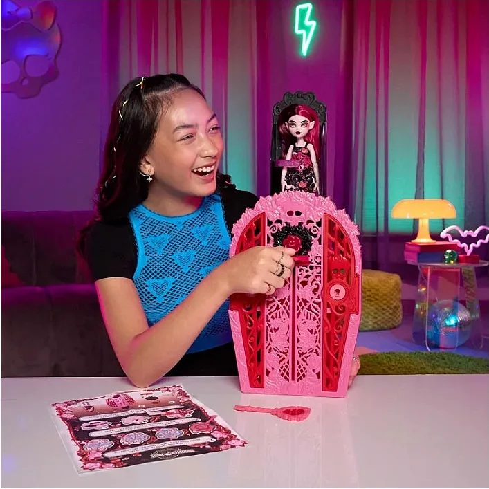Лялька Monster High Набір-сюрприз Жахо-секрети Дракулори серії Цвіт та темрява (HYT72)