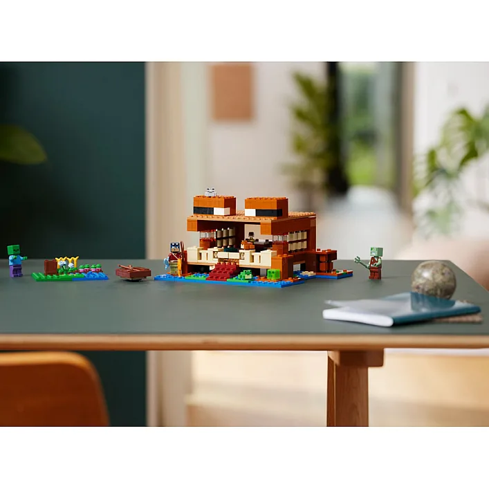 Конструктор LEGO Minecraft Дом в форме лягушки 400 деталей (21256)