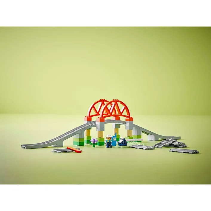 Конструктор LEGO DUPLO Town Додатковий набір. Залізничний міст і колії (10426)