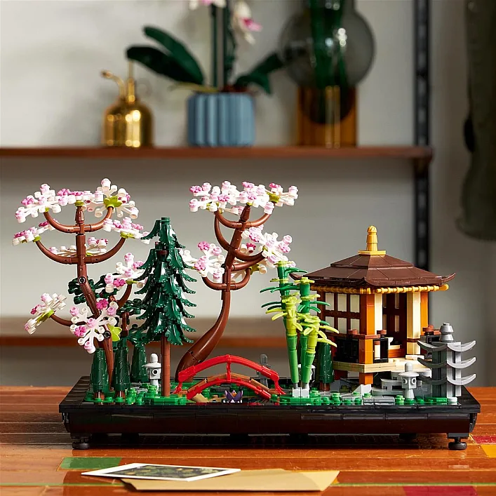 Конструктор LEGO Icons Тихий сад 1363 детали (10315)