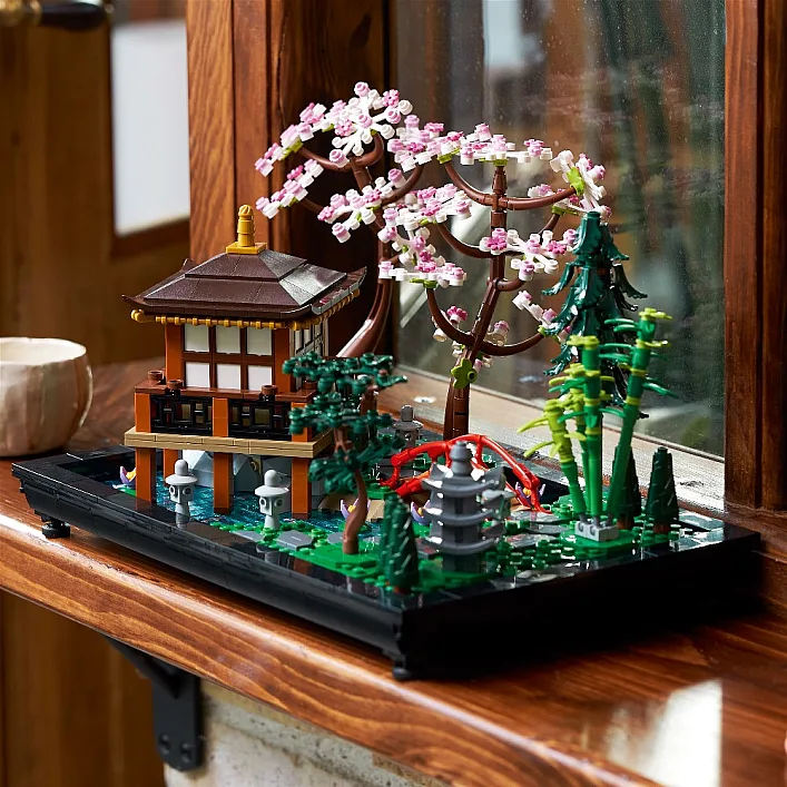 Конструктор LEGO Icons Тихий сад 1363 детали (10315)