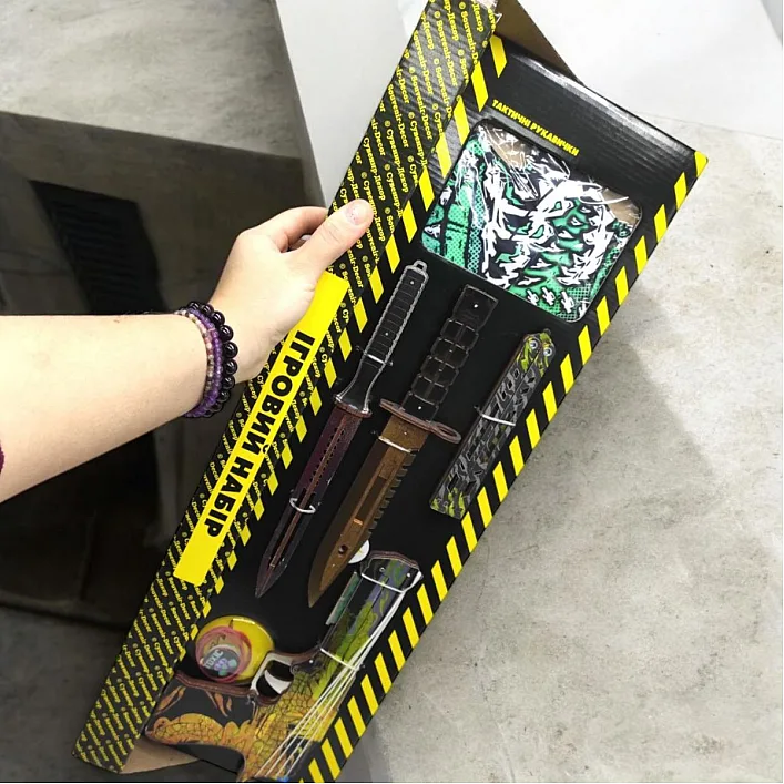 Игровой набор "BIG BOX Yakudza", деревянный - резинкострел, ножи, перчатки, брелок