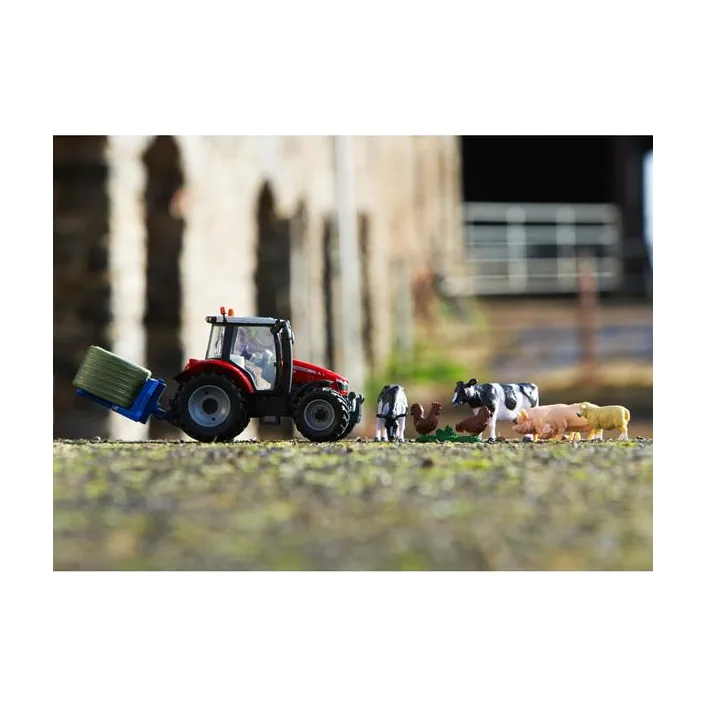 Набор Britains Модель трактора Massey Ferguson 5612 с вилами и фигурками 1:32 (43205)
