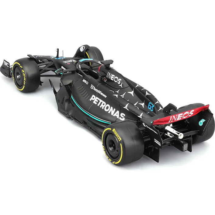 Автомодель з фігуркою - MERCEDES-AMG F1 W14 E PERFORMANCE (1:24)