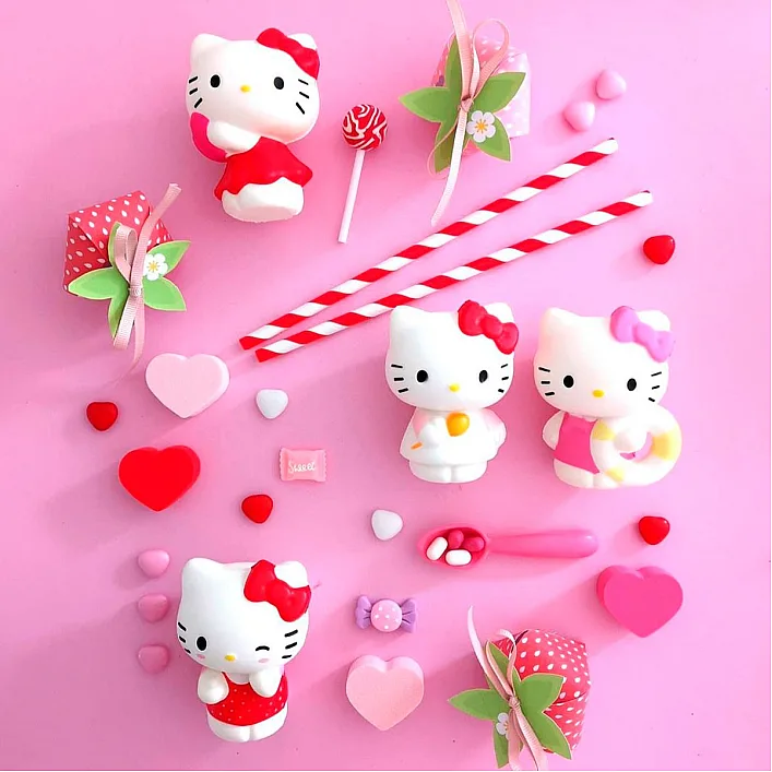 Коллекционная фигурка-сюрприз HELLO KITTY – КАПУЧИНО 31/CN21 #SBABAM (Рез7990)