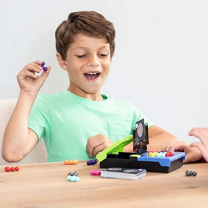 Настольная игра головоломка "IQ game toys" IQ-5 игровое поле, шарики, 40 карточек