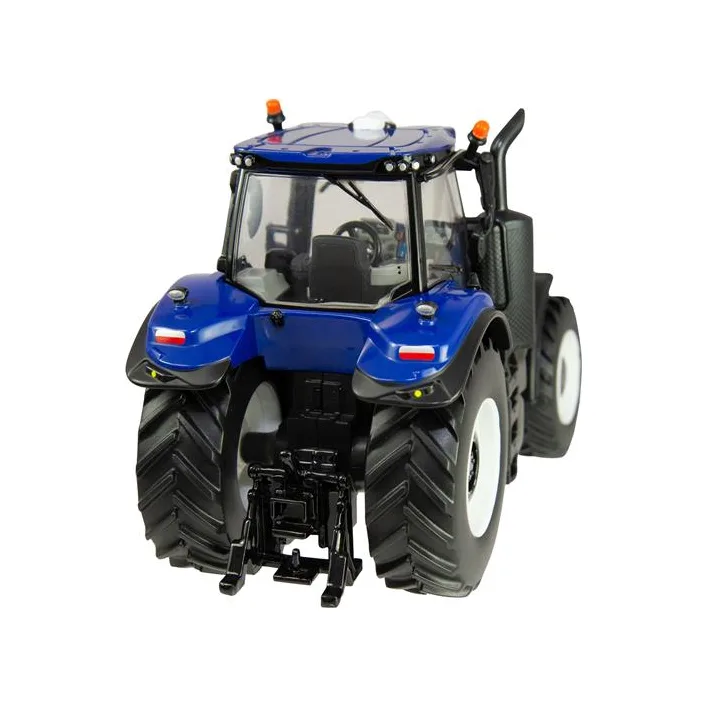 Модель Britains Трактор New Holland T8.435, 1:32 (43216)