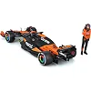 Автомодель з фігуркою - MCLAREN MCL38 (1:24)
