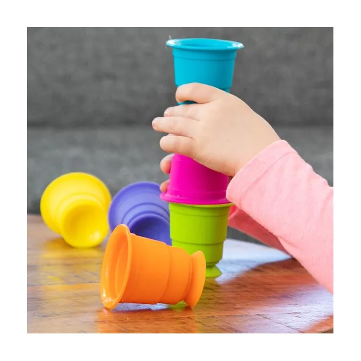 Тактильная игрушка Fat Brain Toys Suction Kupz Мягкие чашки 6 шт. (F183ML)