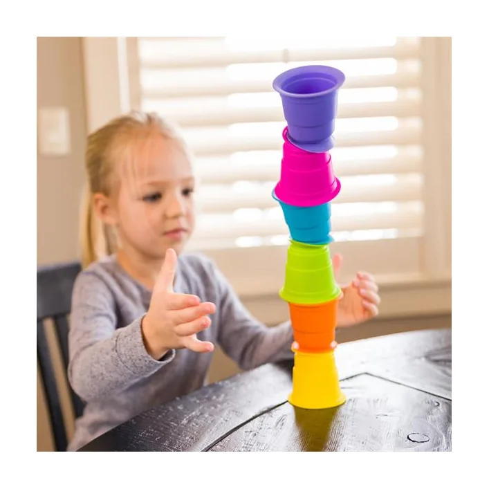 Тактильная игрушка Fat Brain Toys Suction Kupz Мягкие чашки 6 шт. (F183ML)