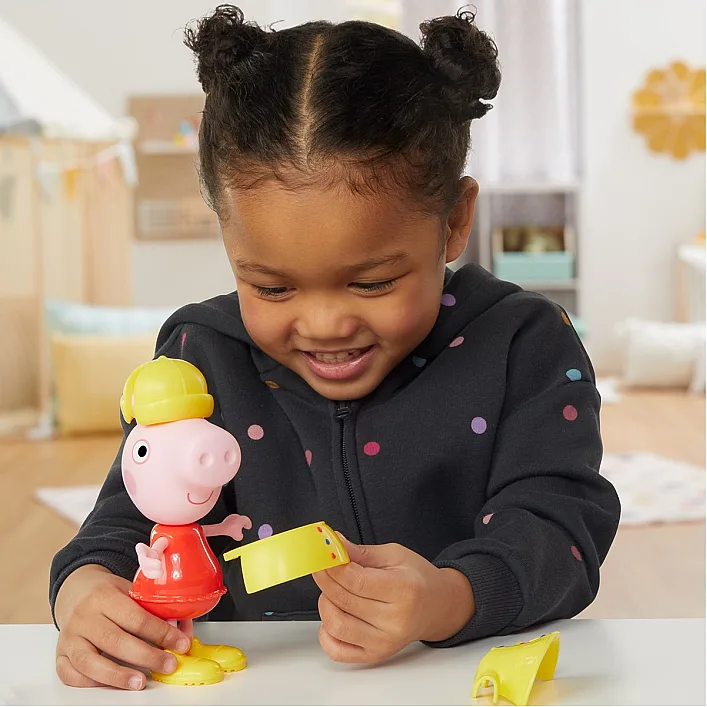 Игровой набор PEPPA FIGURINES серии "Модное приключение" - ОДЕЖИ ПЕППУ G0331 (Рез5289)