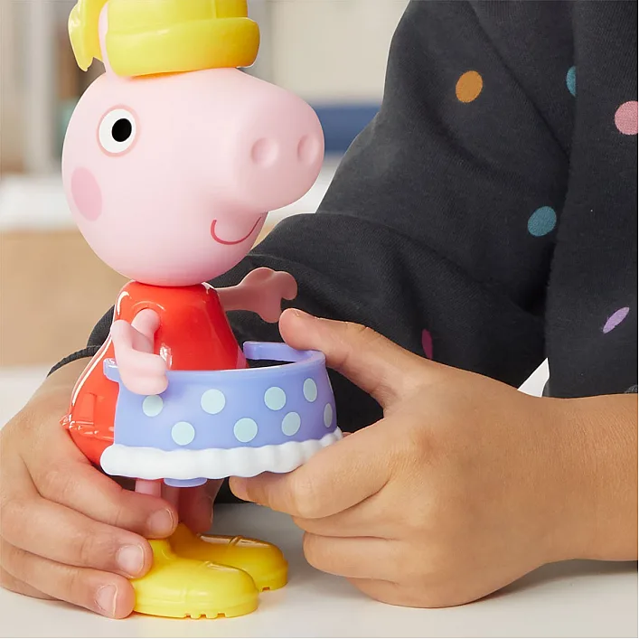 Игровой набор PEPPA FIGURINES серии "Модное приключение" - ОДЕЖИ ПЕППУ G0331 (Рез5289)