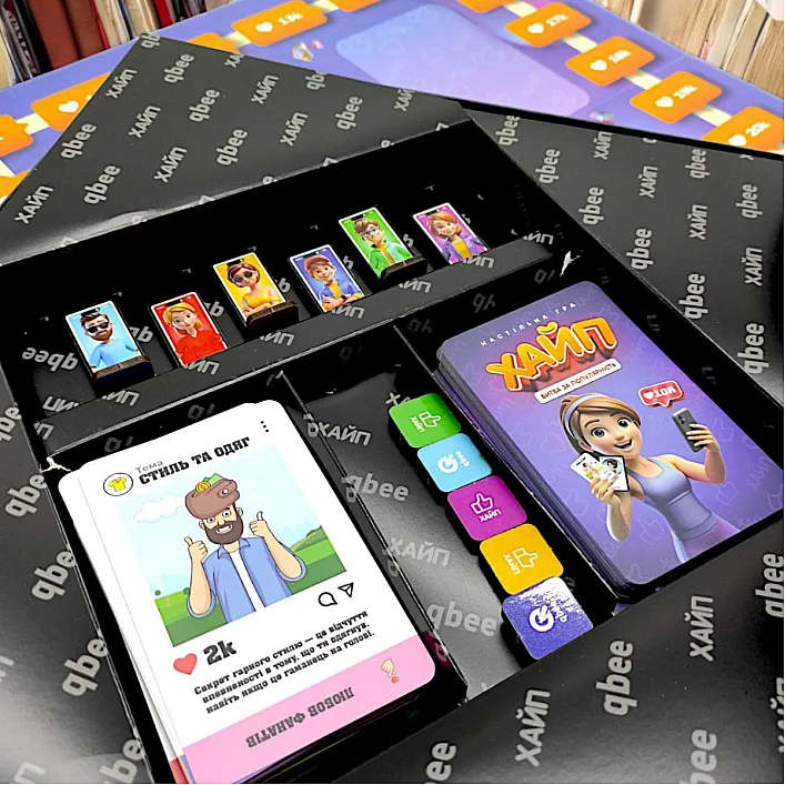 Настольная игра "ХАЙП. Битва за популярность" QB701-007 г.31*31*5,5см qbee (Нас0000)
