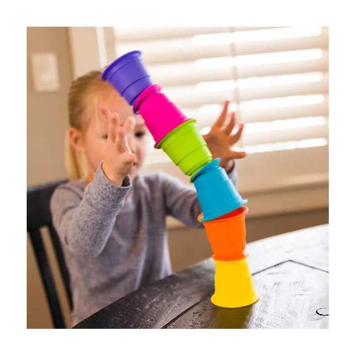 Тактильная игрушка Fat Brain Toys Suction Kupz Мягкие чашки 6 штук (FA183-1)