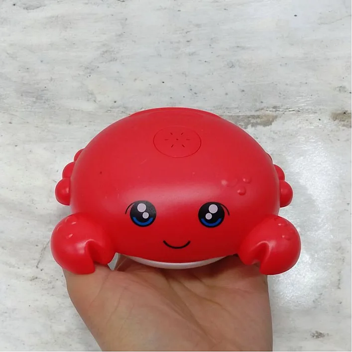 Игрушка для игры в ванной "Краб-фонтан"