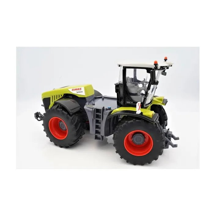 Модель Britains Трактор Xerion 5000 1:32 (43246)