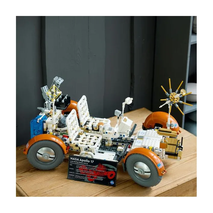 Конструктор LEGO Technic Лунный автомобиль NASA Apollo 1913 деталей (42182)