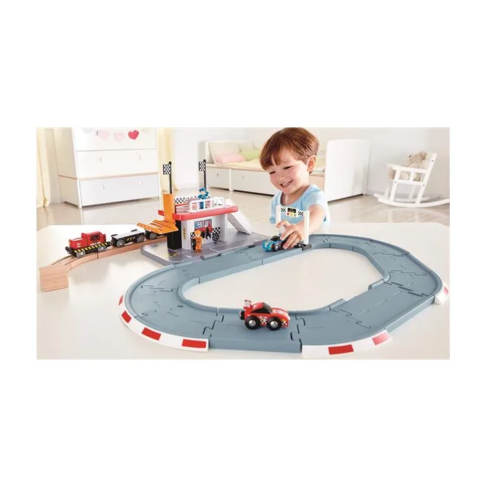 Автотрек Hape Гоночная трасса и станция (E3734)
