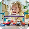 Конструктор LEGO DUPLO Town Автомобили для гонок и пилоты команд Формулы-1, 70 деталей (10445)