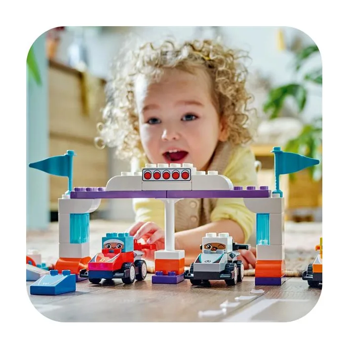 Конструктор LEGO DUPLO Town Автомобили для гонок и пилоты команд Формулы-1, 70 деталей (10445)