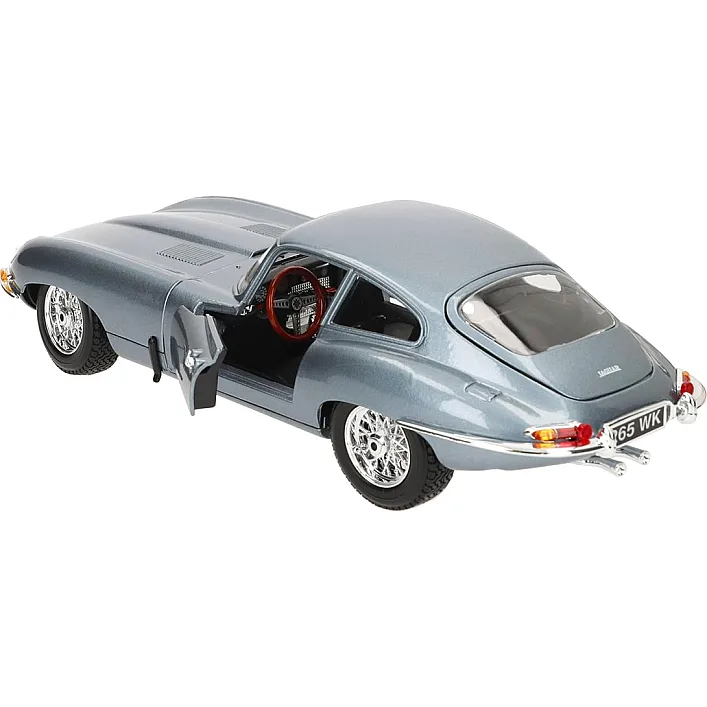 Автомодель - JAGUAR E-TYPE COUPE (1961) (1:18)